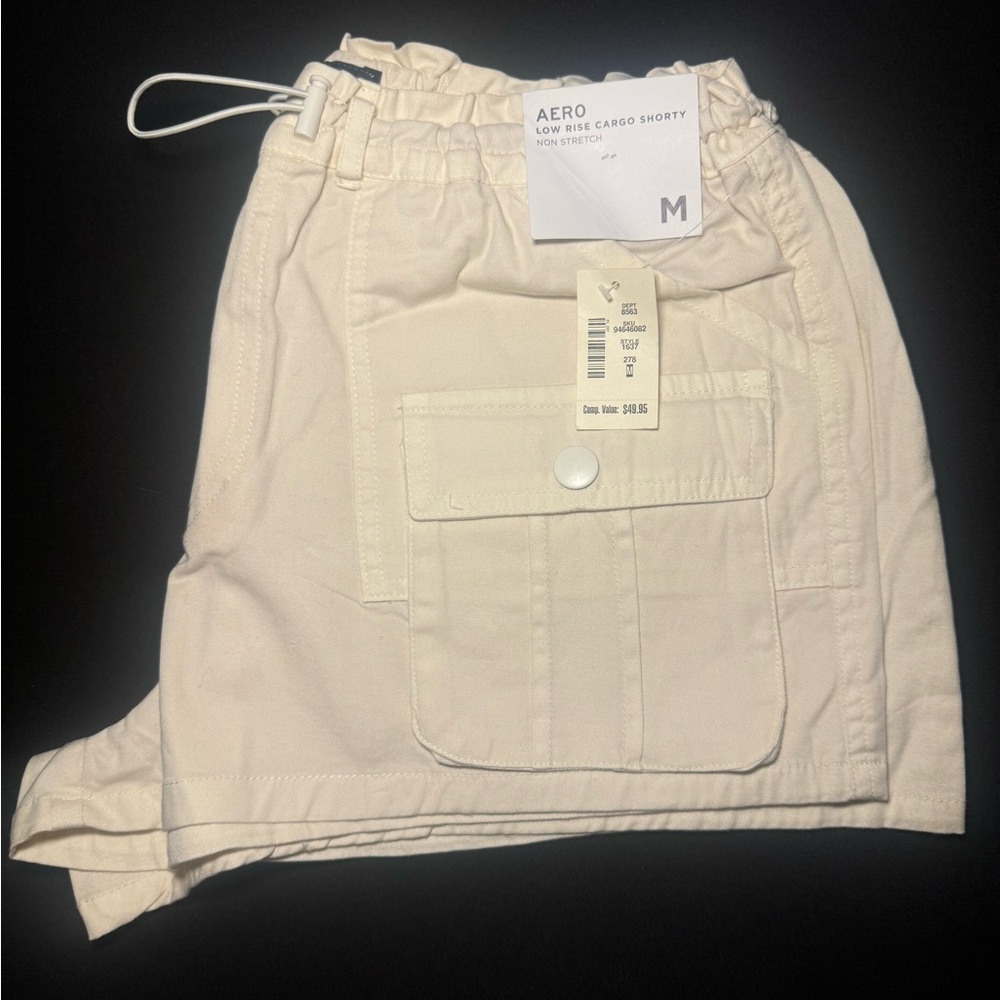 NWT- Aeropostale Women's Cream Cargo Shorts